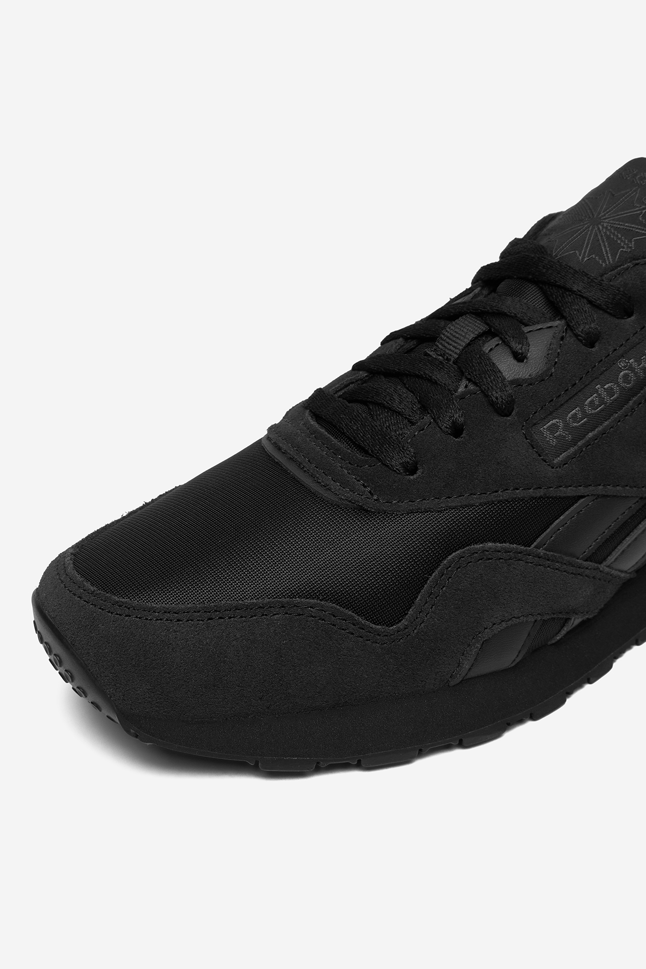 Sneakersy Černá
