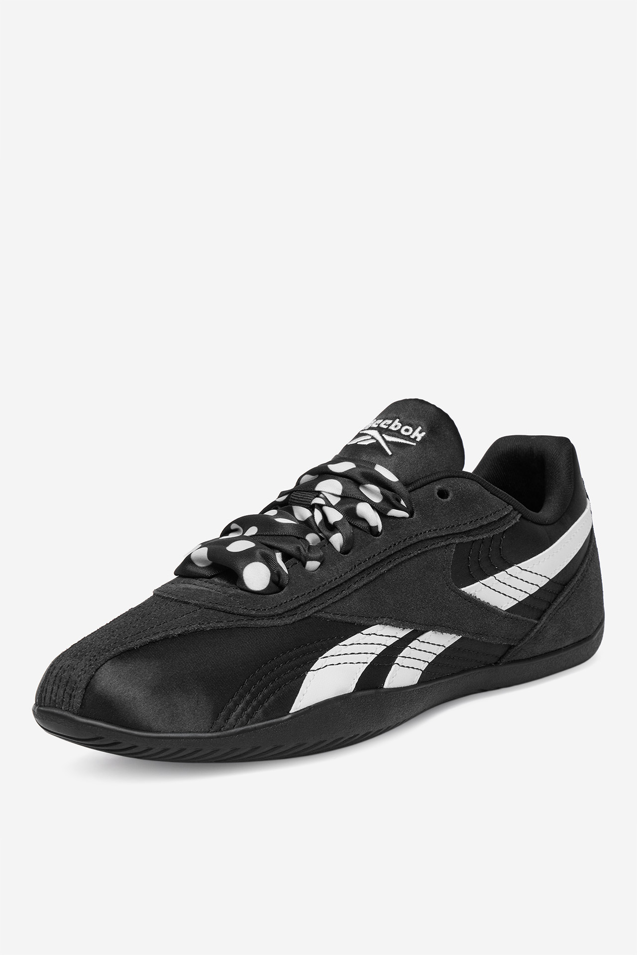 Sneakersy Černá