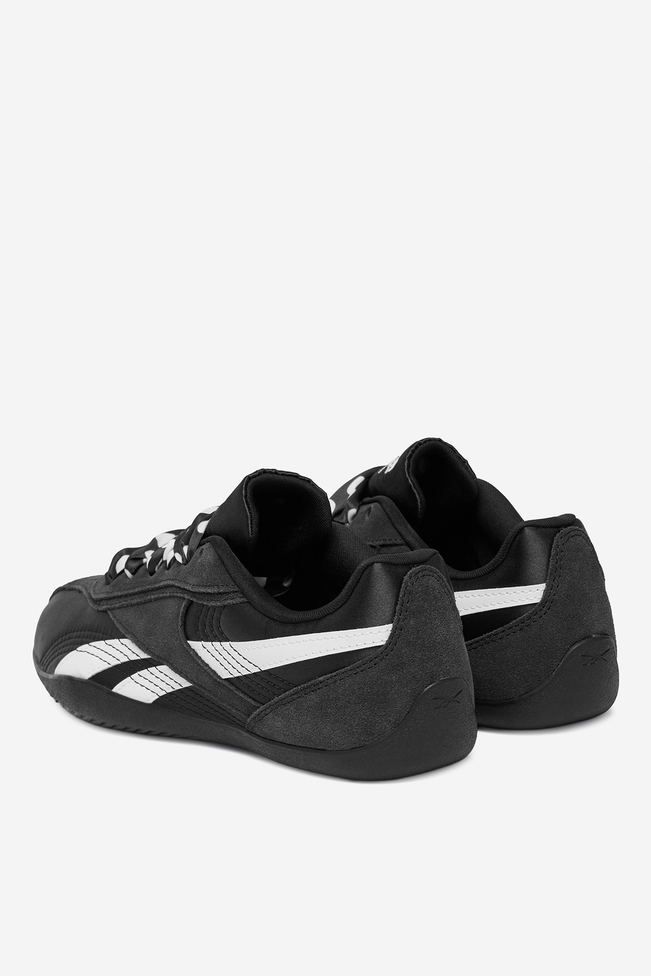 Sneakersy Černá
