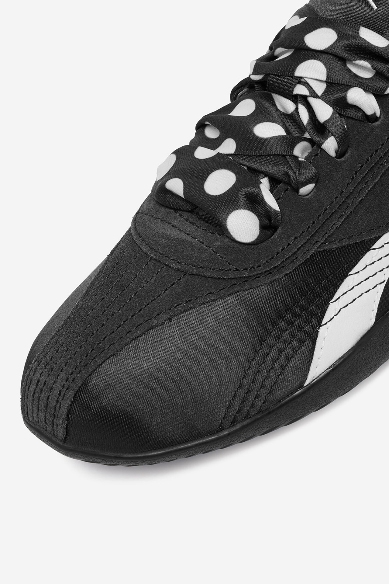 Sneakersy Černá
