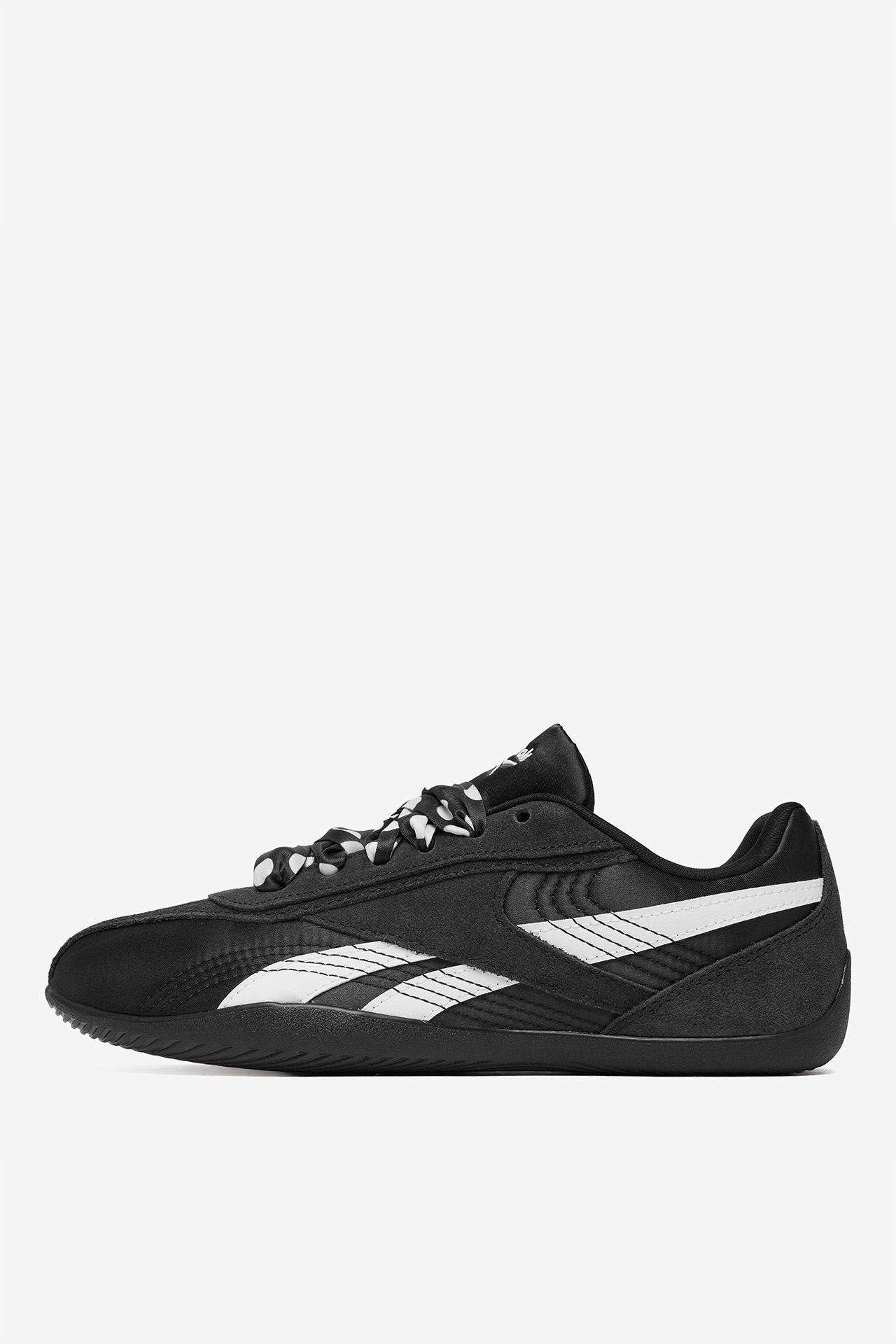 Sneakersy Černá