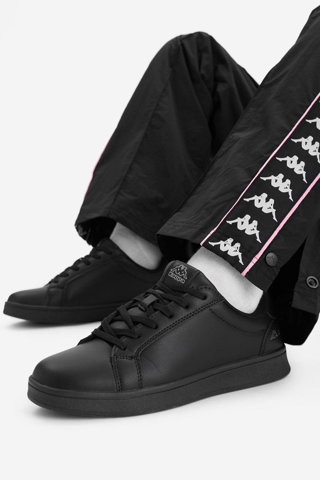 Sneakersy Černá