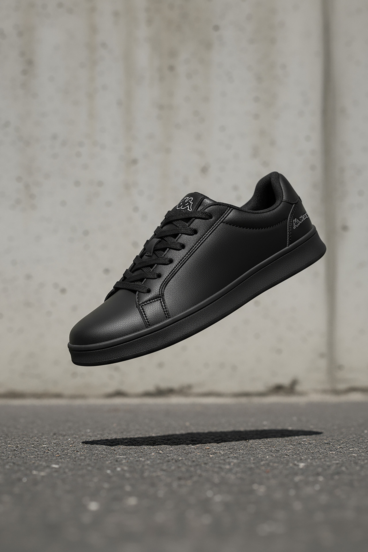 Sneakersy Černá