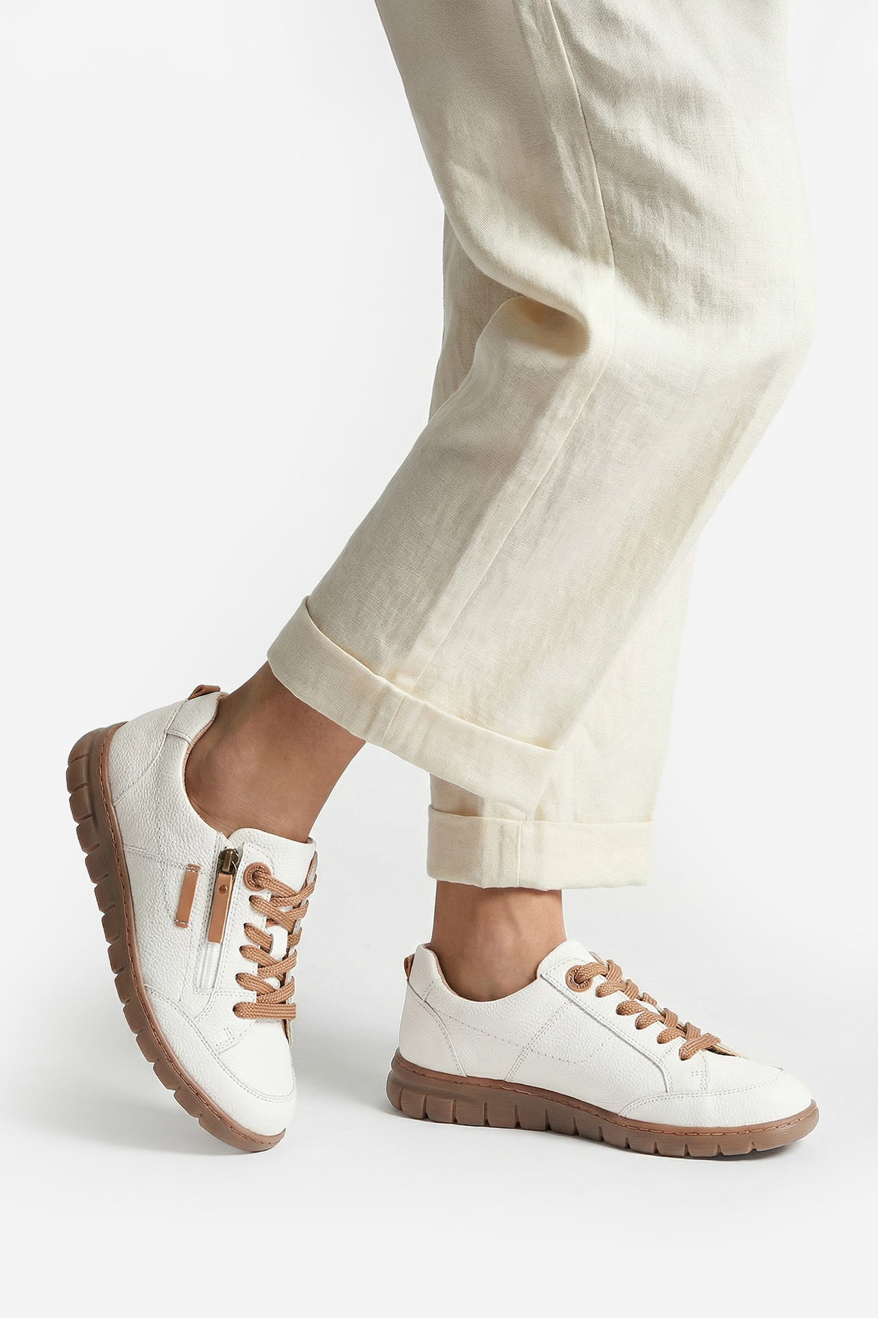 Sneakersy Bílá
