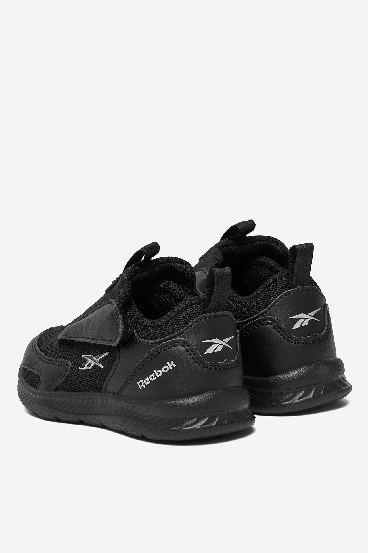 Sneakersy Černá