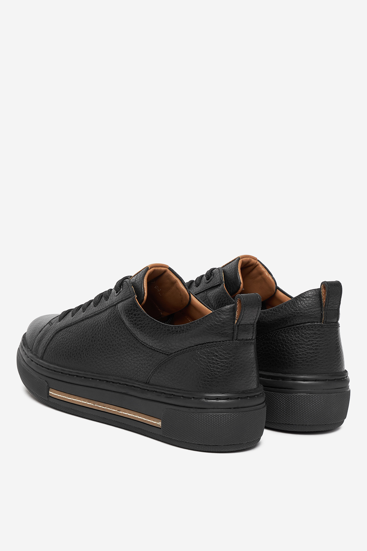 Sneakersy Černá