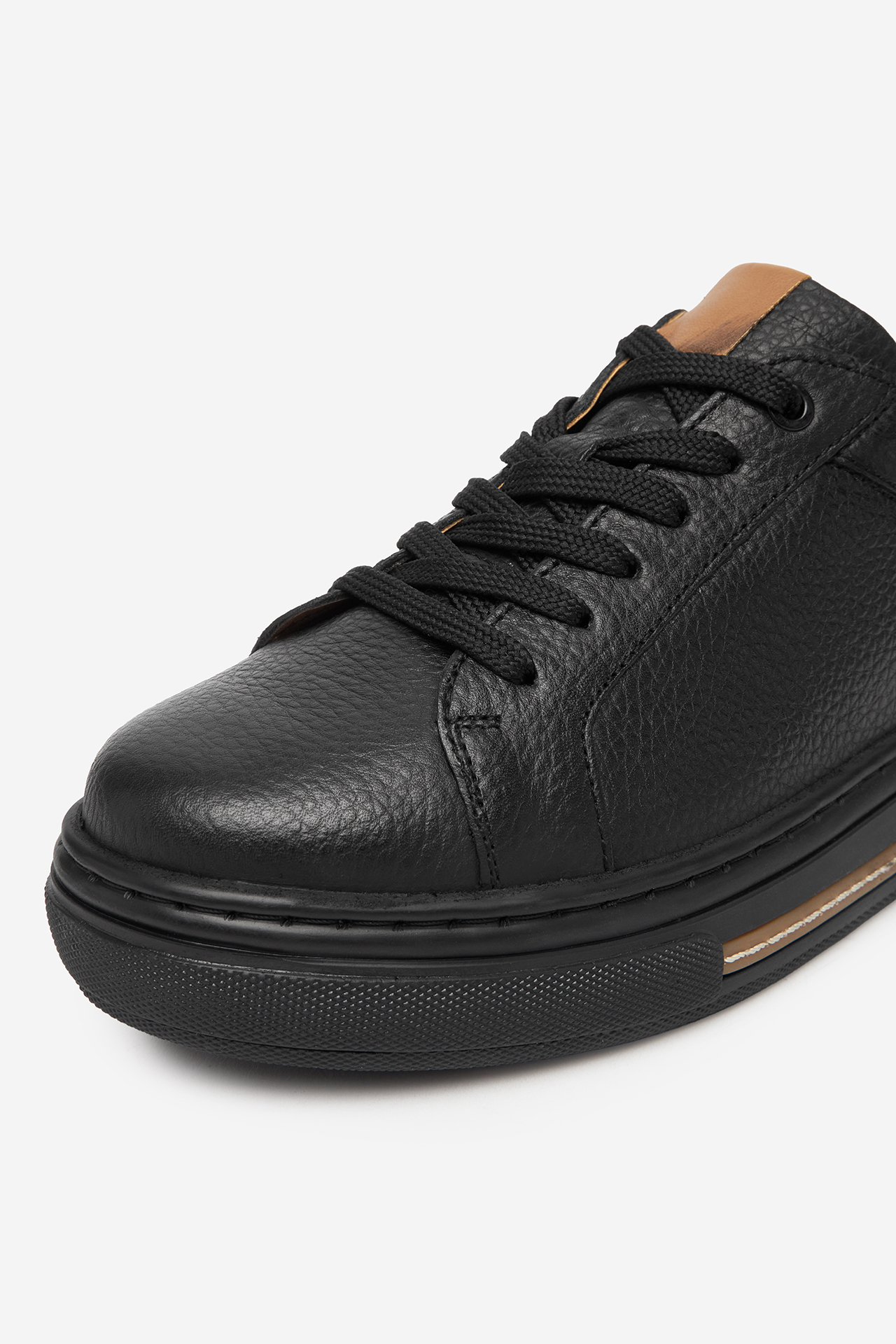 Sneakersy Černá