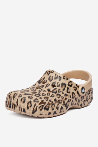 Plážové pantofle Crocs C-BAYA SEASONAL PRINTED CLOG 206230-2UA Hnědá
