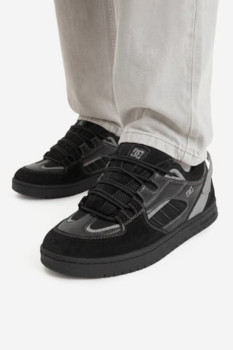 Sportovní obuv DC Shoes EO-MP40-MC-250515W Černá