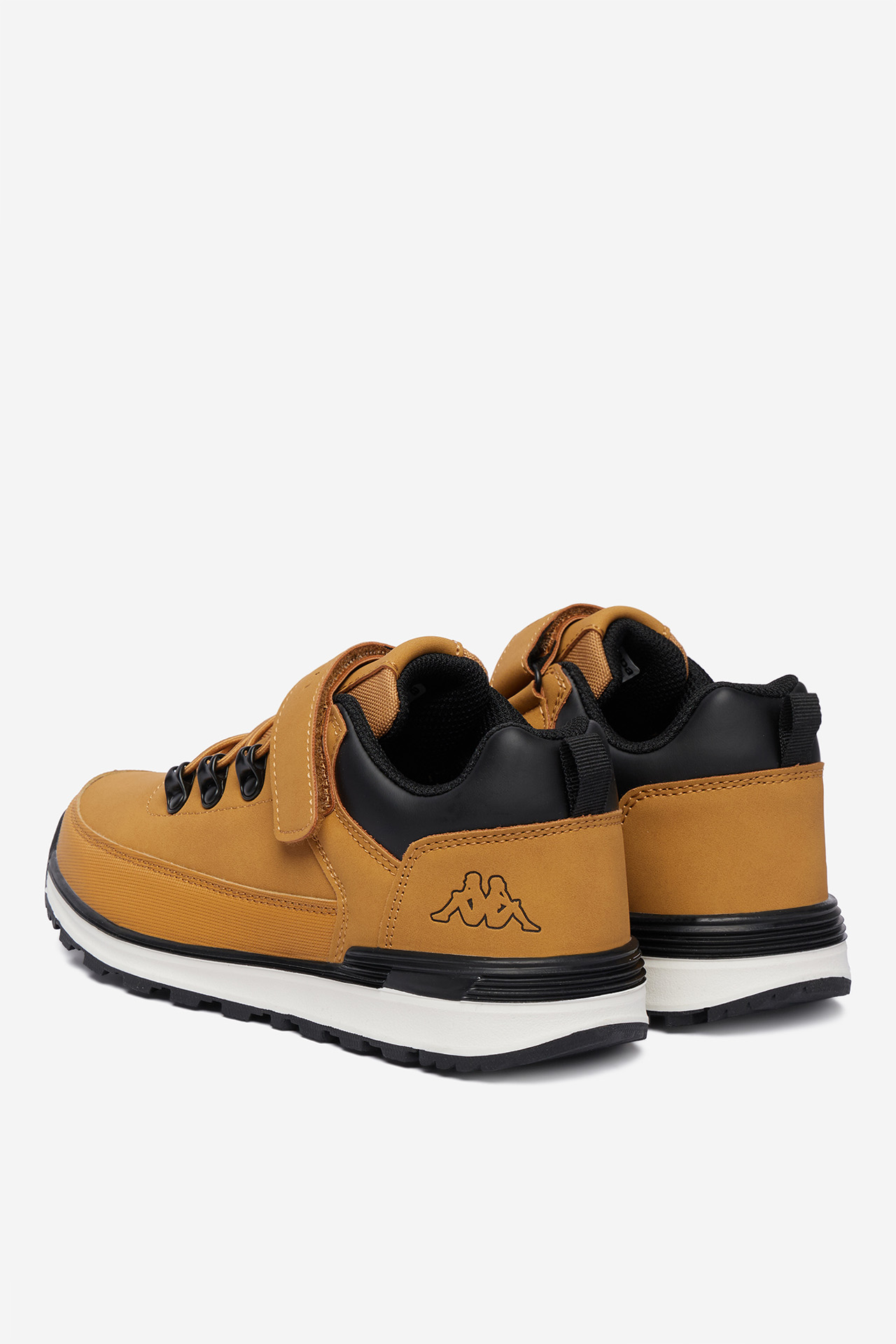 Sneakersy