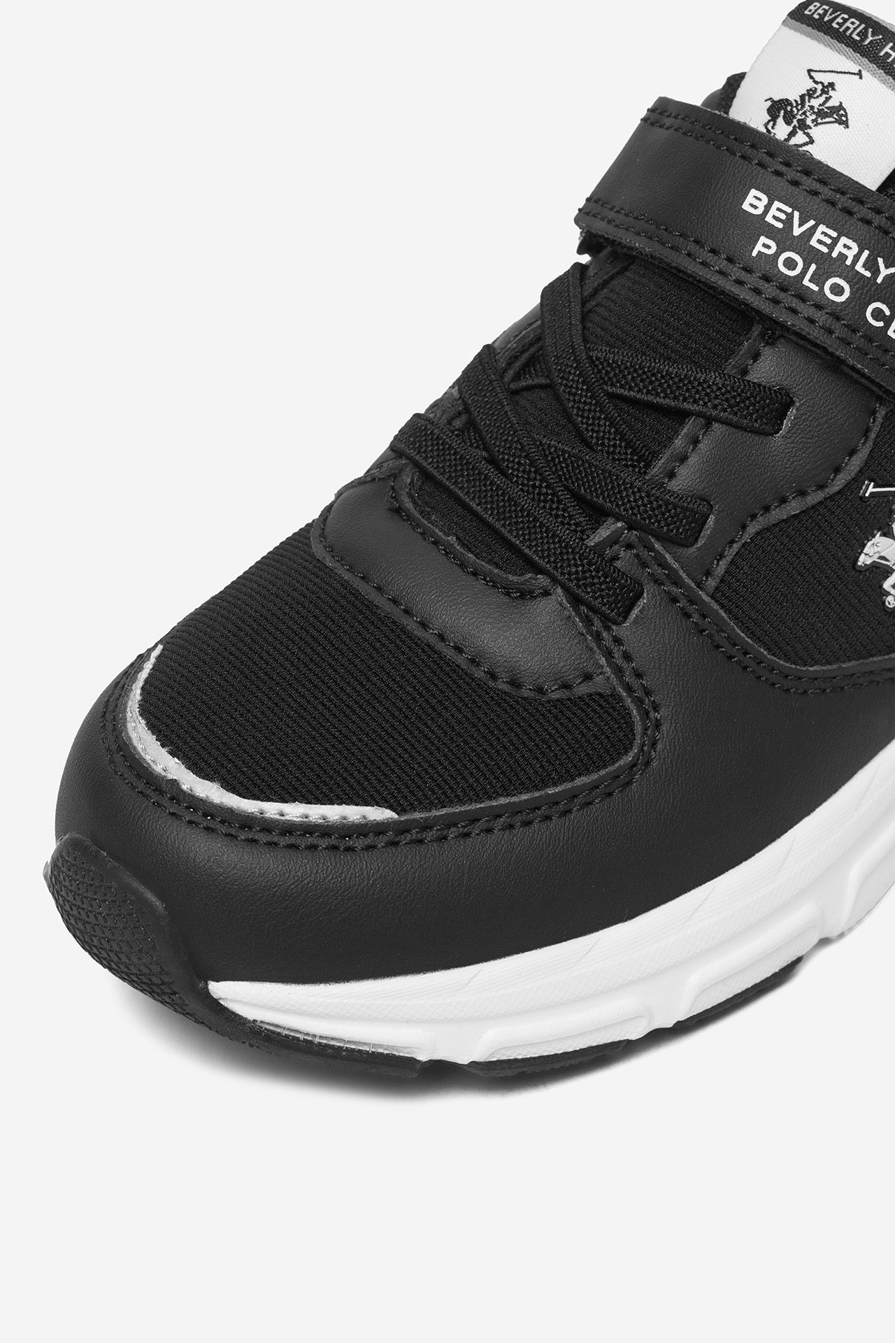 Sneakersy Černá
