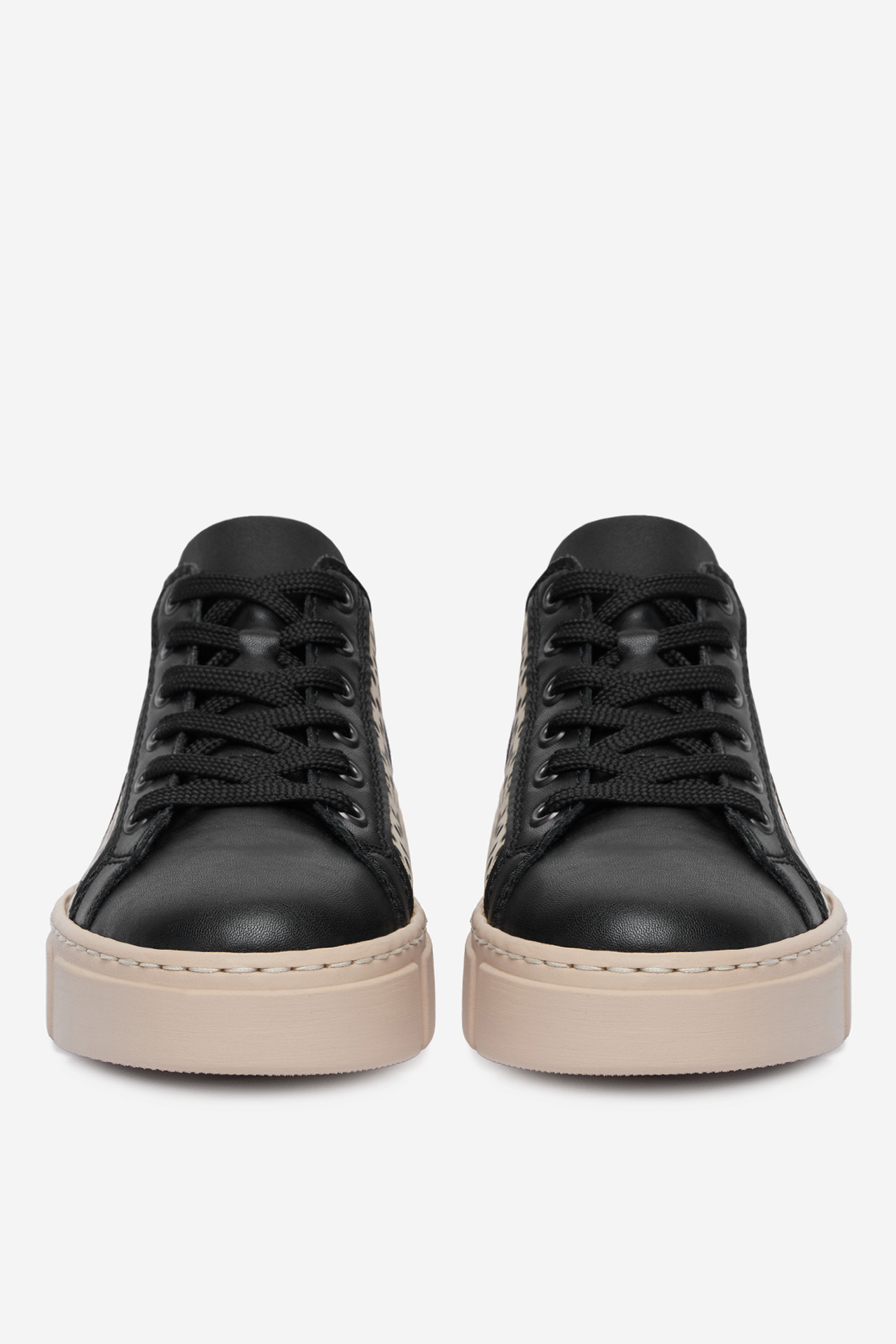 Sneakersy Černá