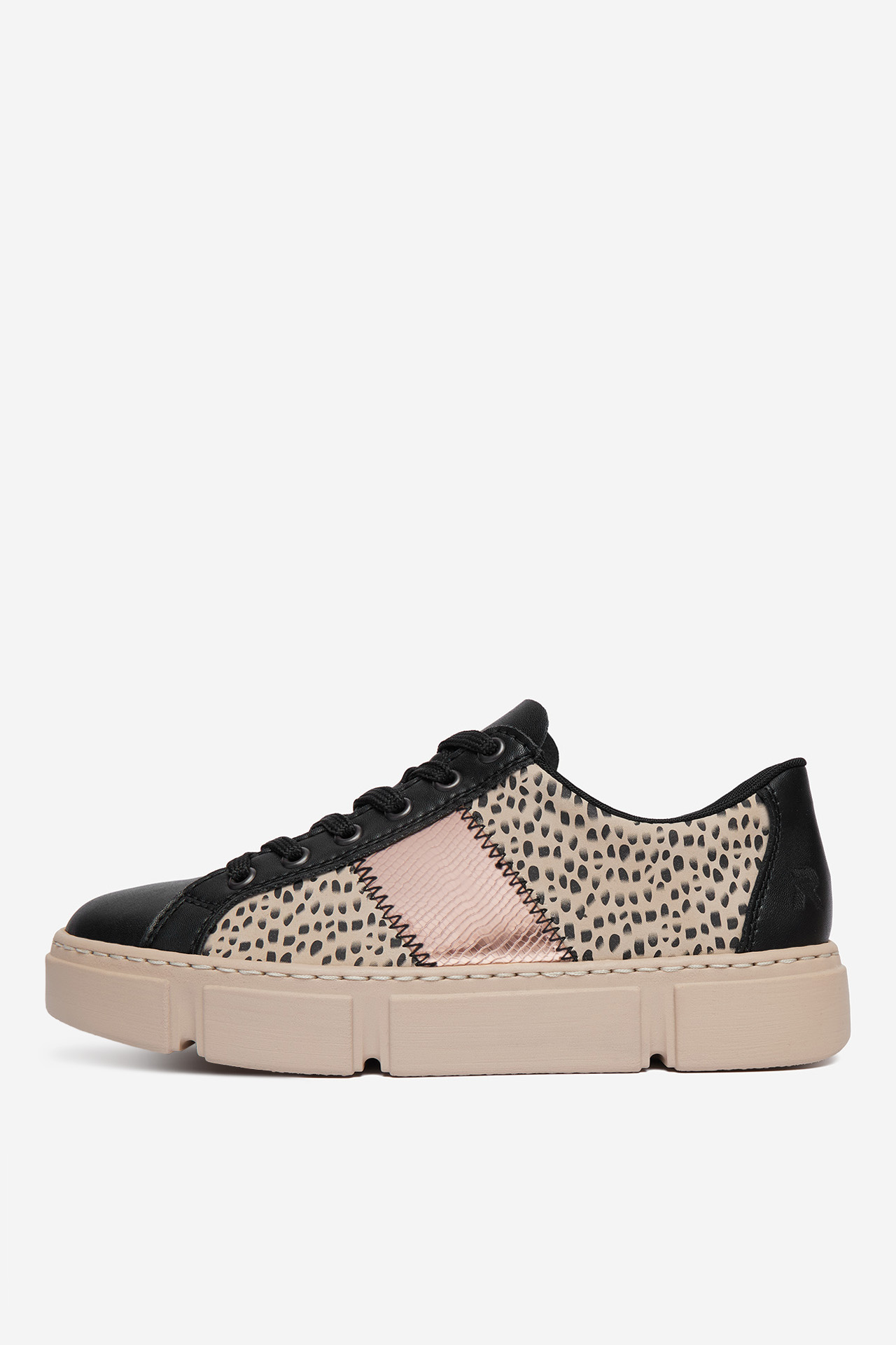 Sneakersy Černá