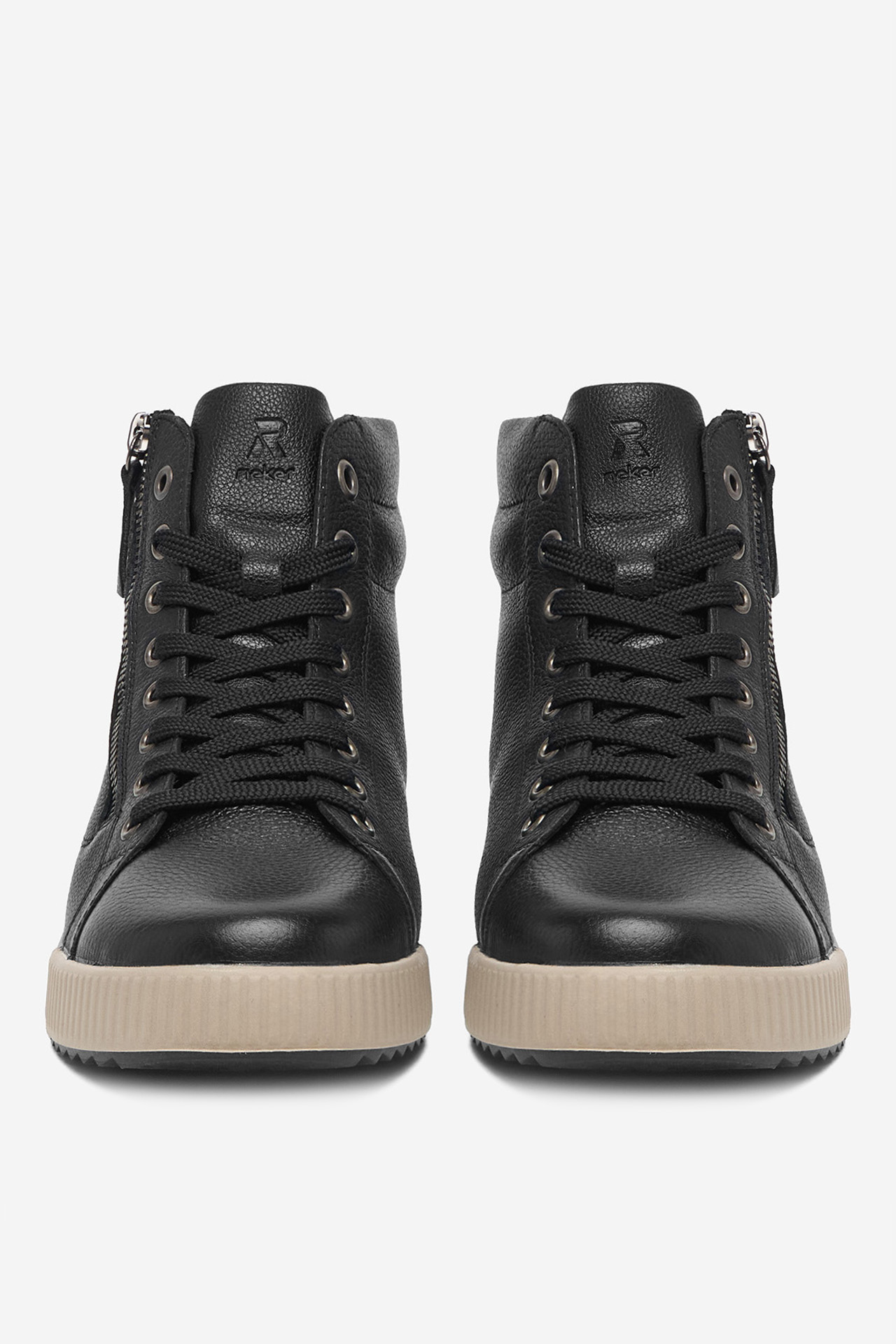 Sneakersy Černá