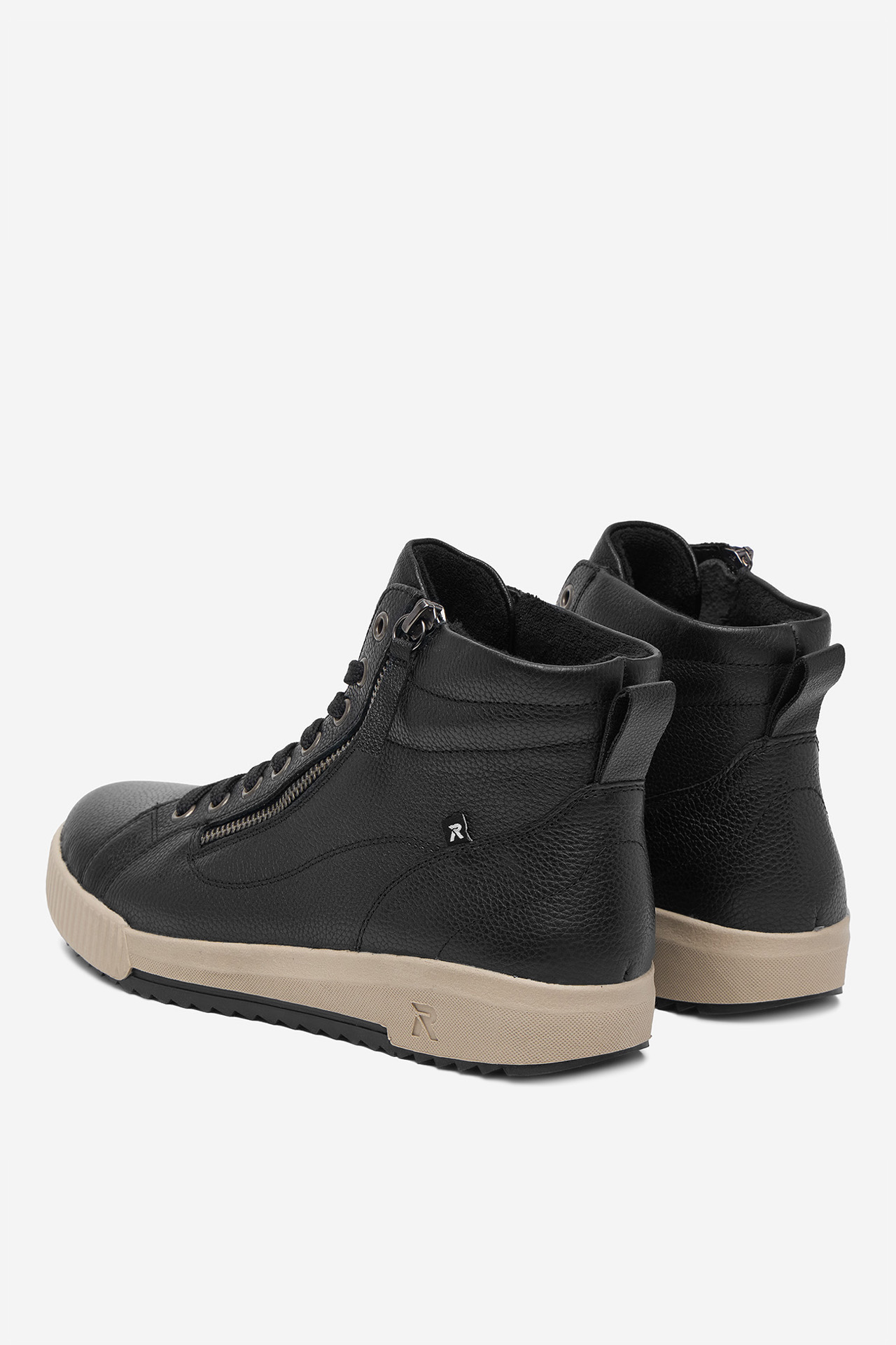 Sneakersy Černá