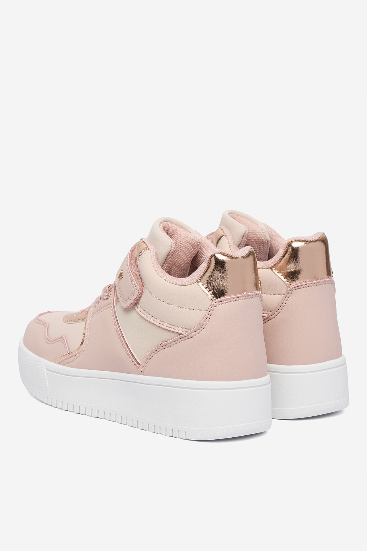 Sneakersy