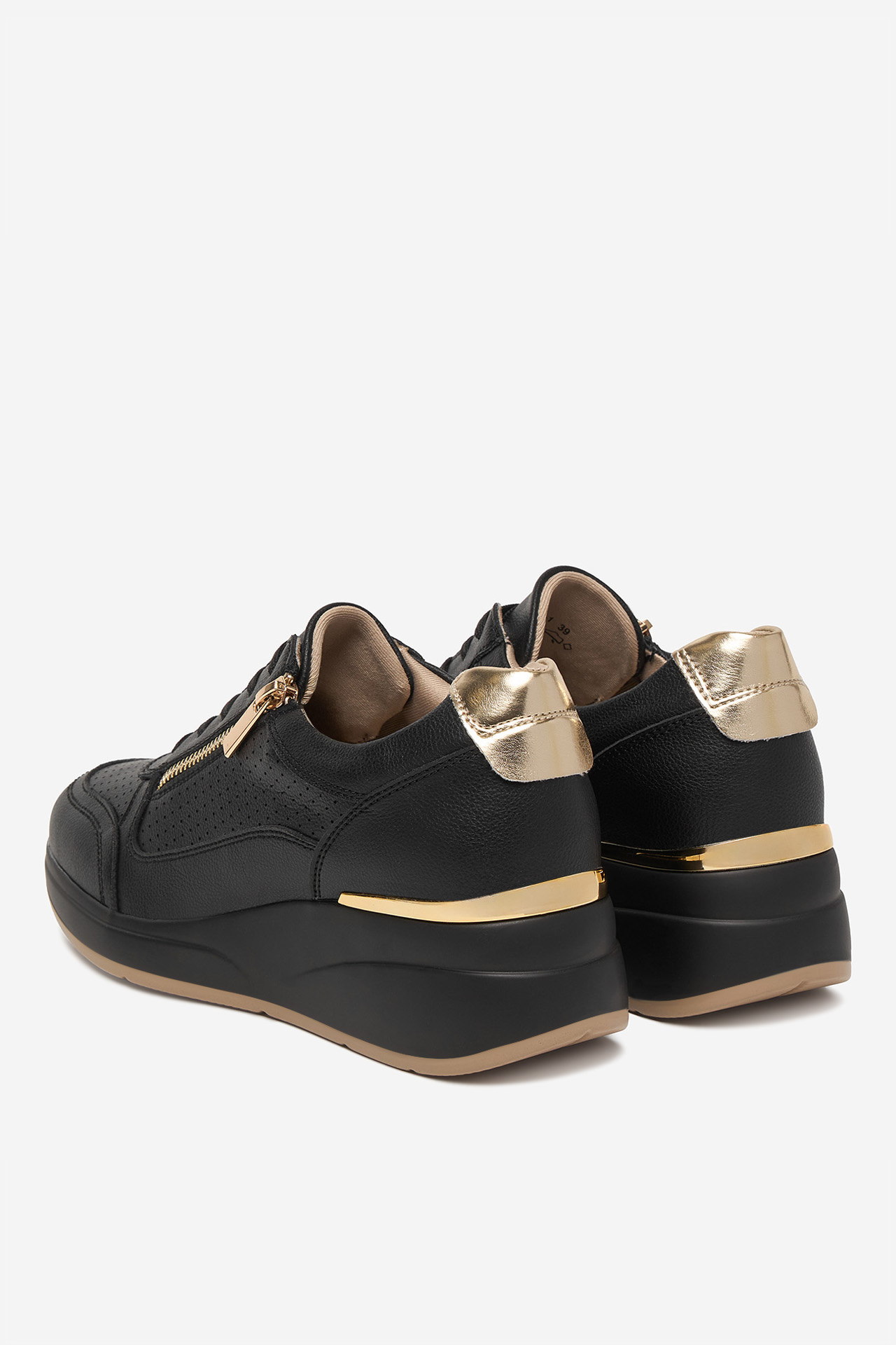 Sneakersy Černá