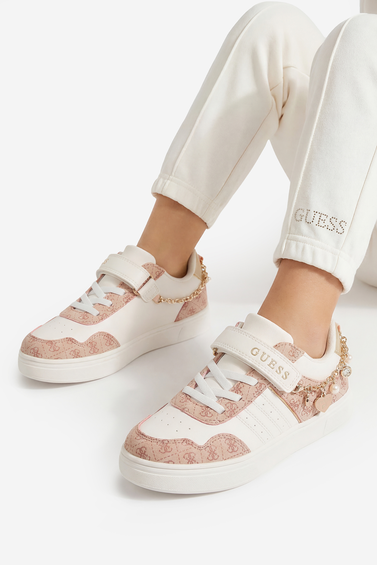 Sneakersy Bílá