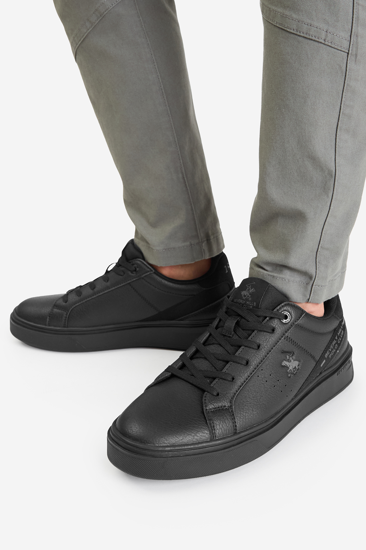 Sneakersy Černá