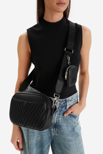 Torbica GUESS JEANS CWBEO-GUESS-M-001-09 Črna