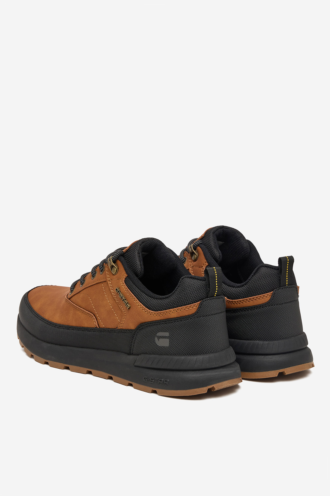 Sneakersy Černá