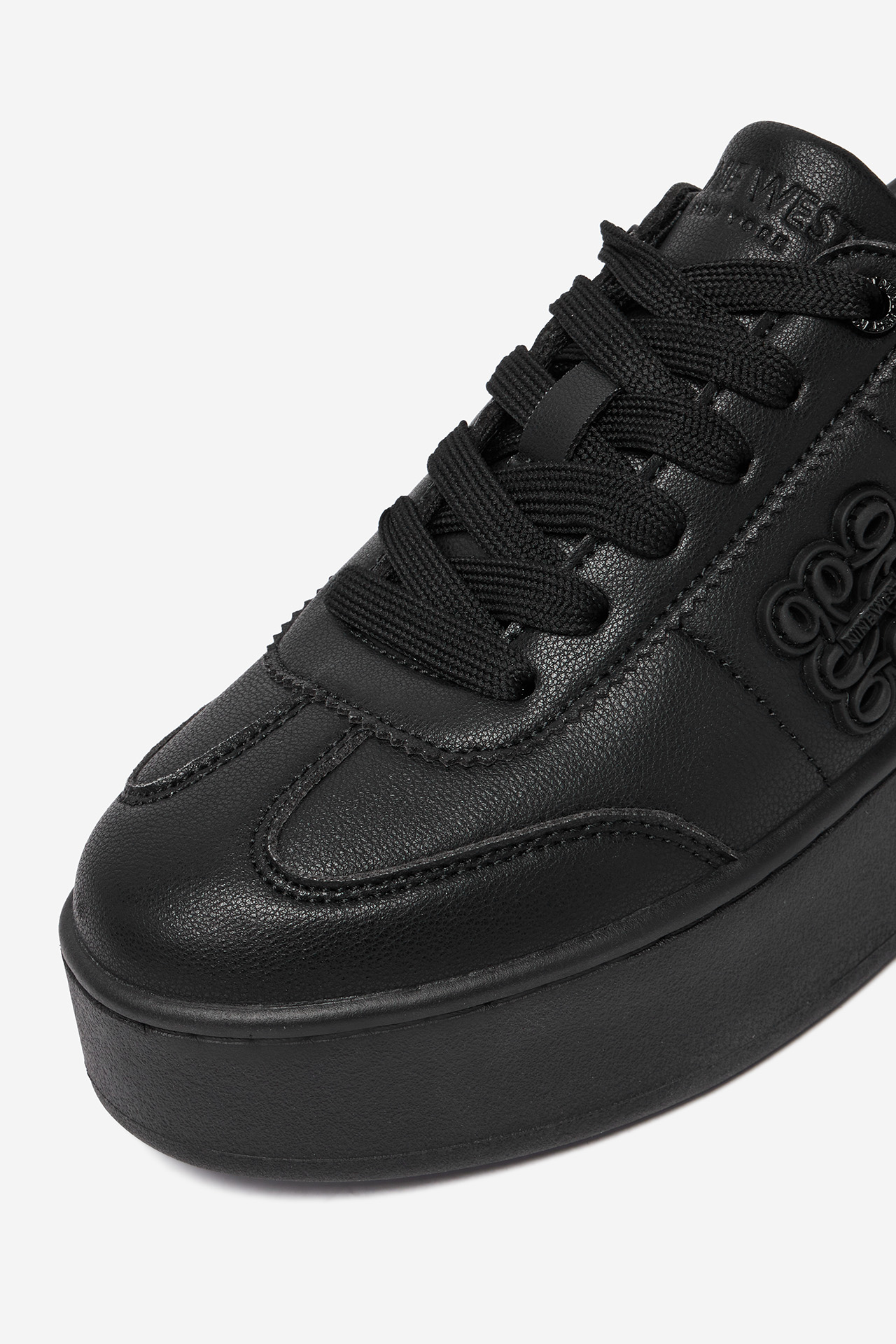 Sneakersy Černá