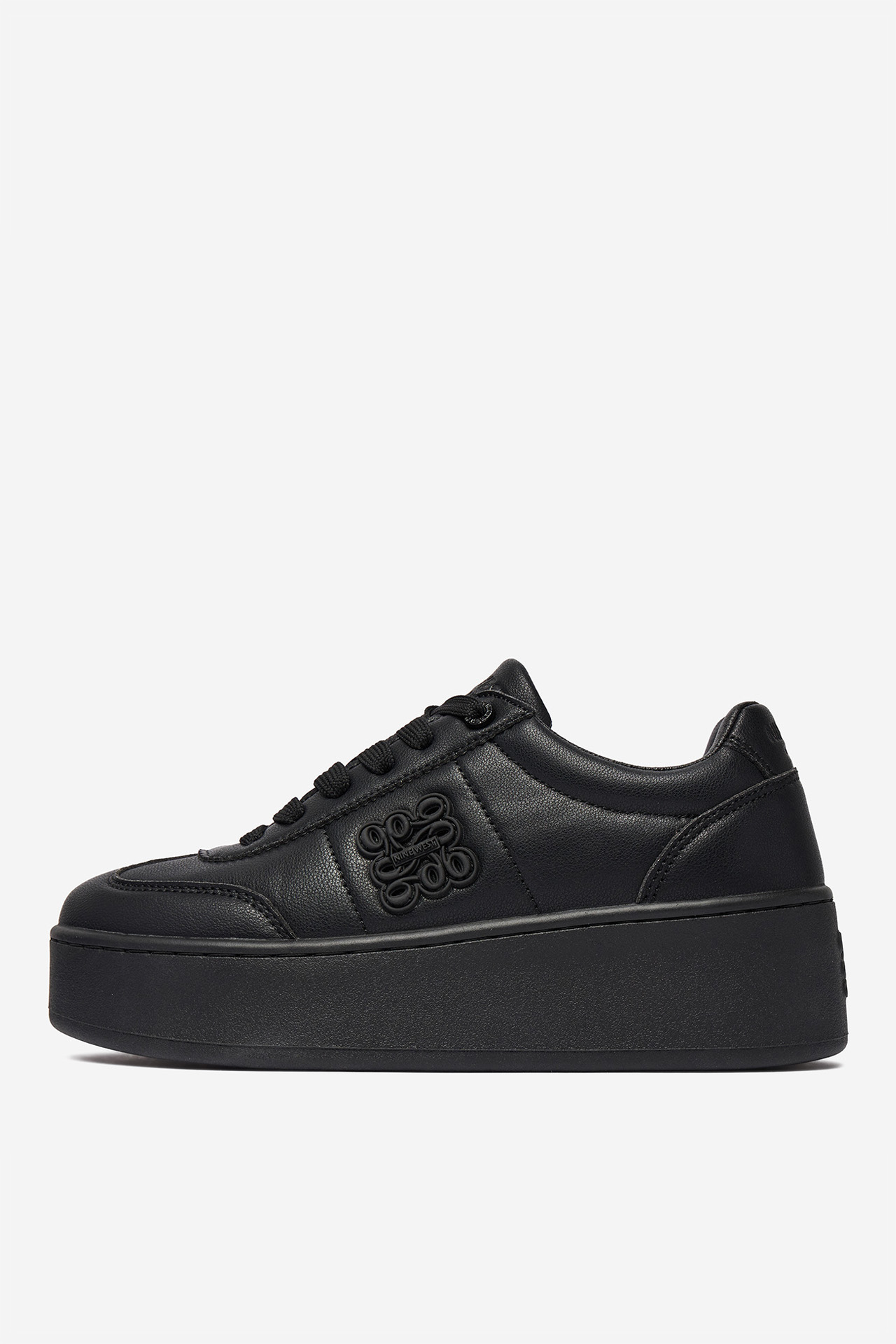 Sneakersy Černá