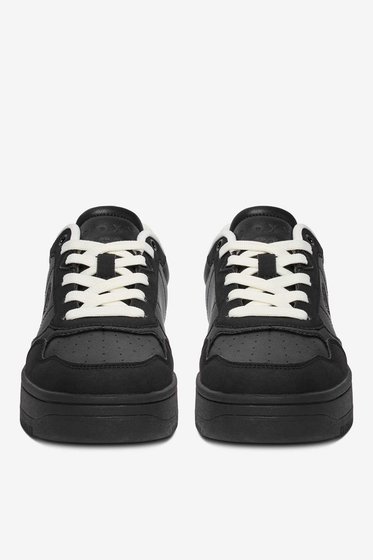 Sneakersy Černá