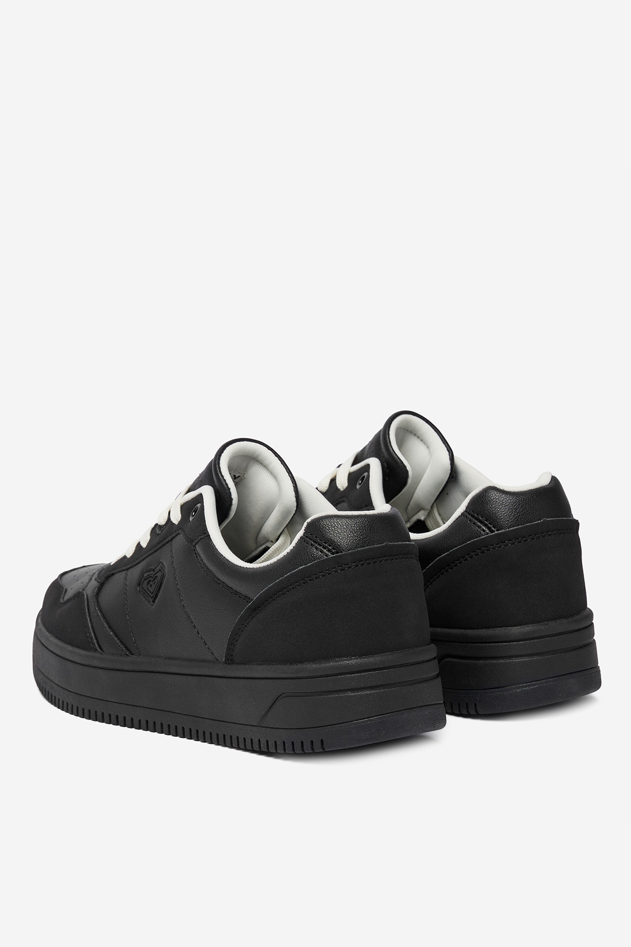 Sneakersy Černá