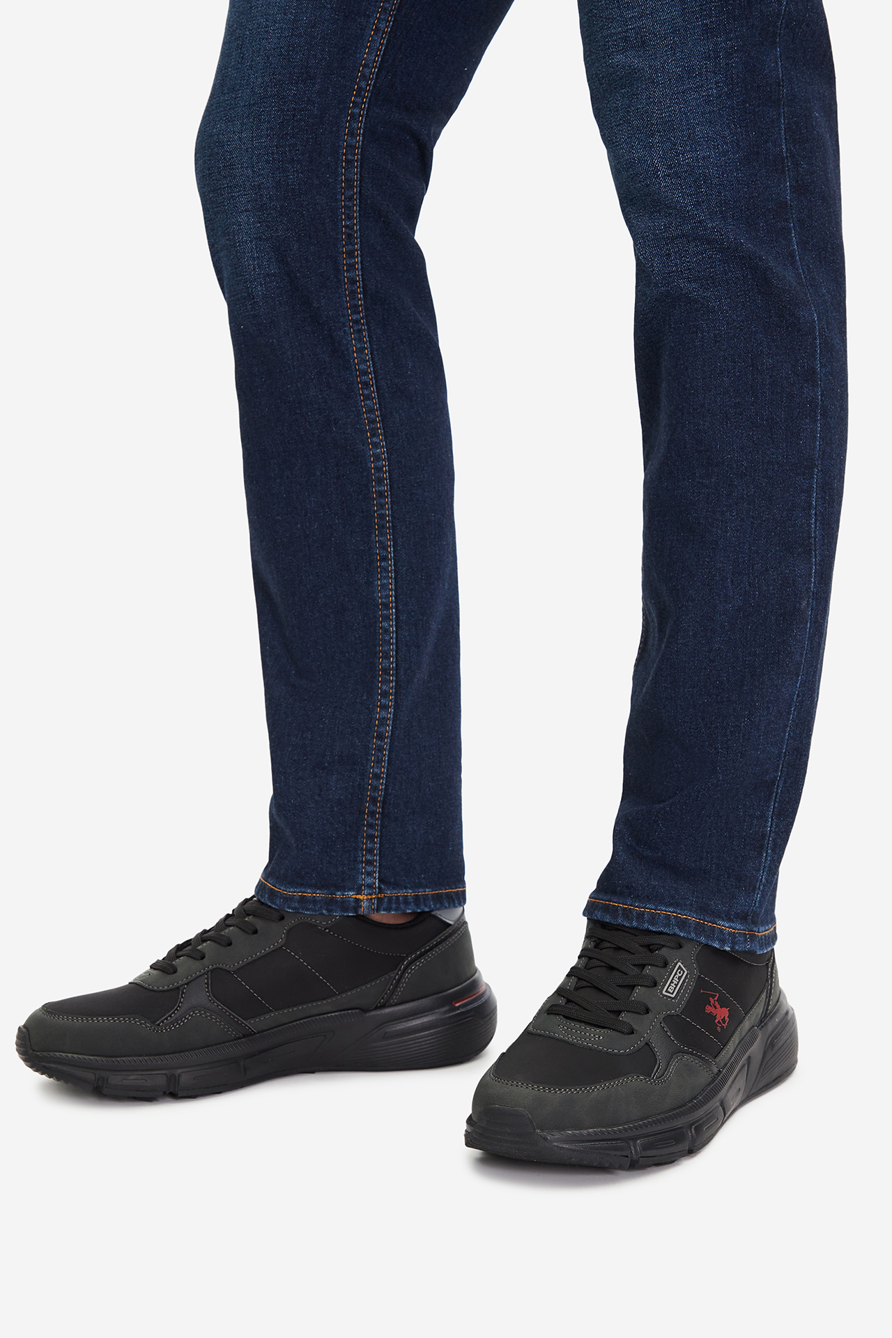 Sneakersy Černá