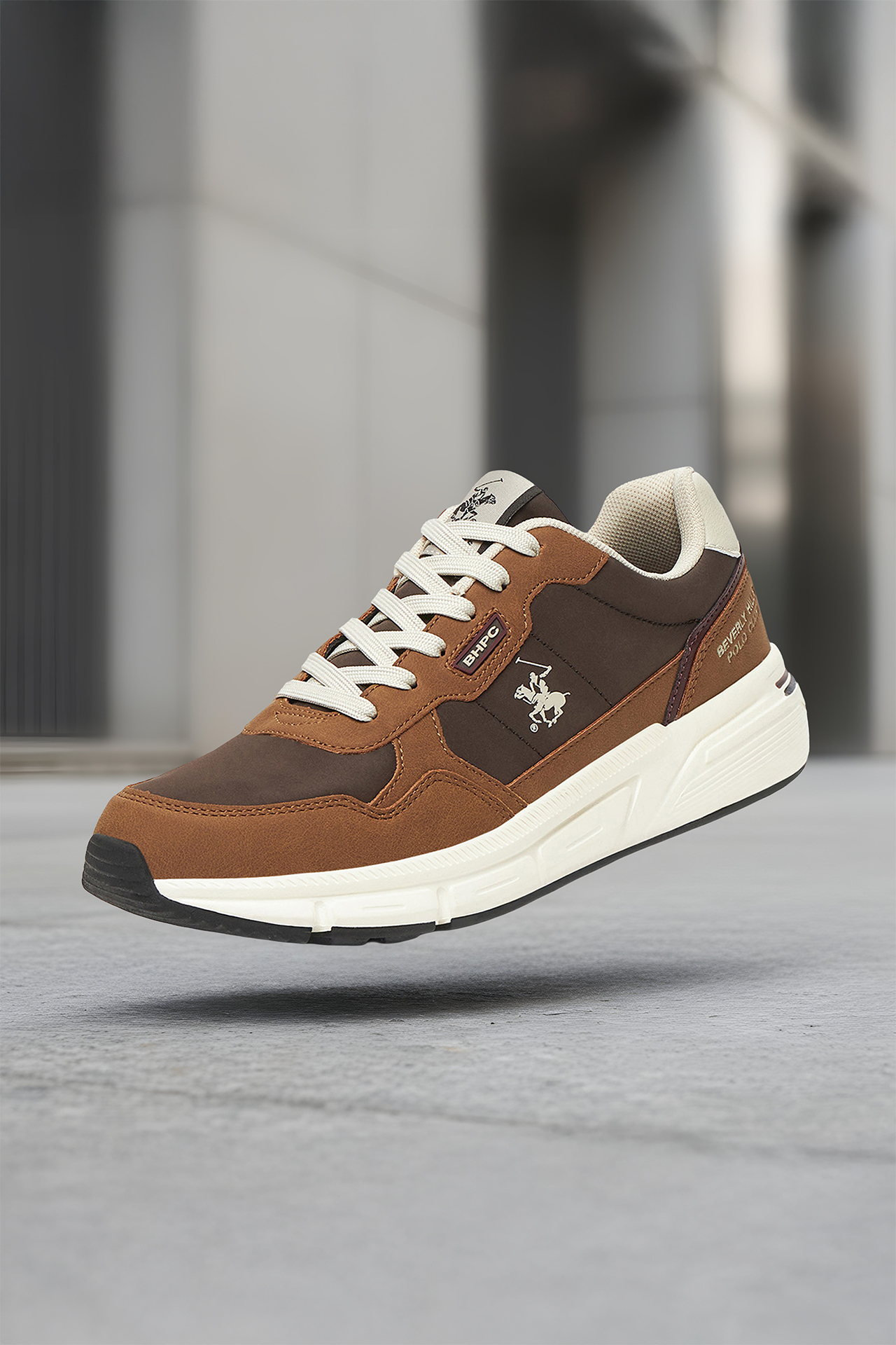 Sneakersy Hnědá