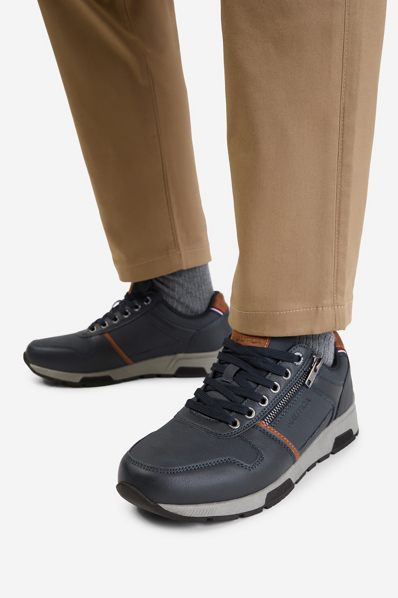 Sneakersy Tmavomodrá
