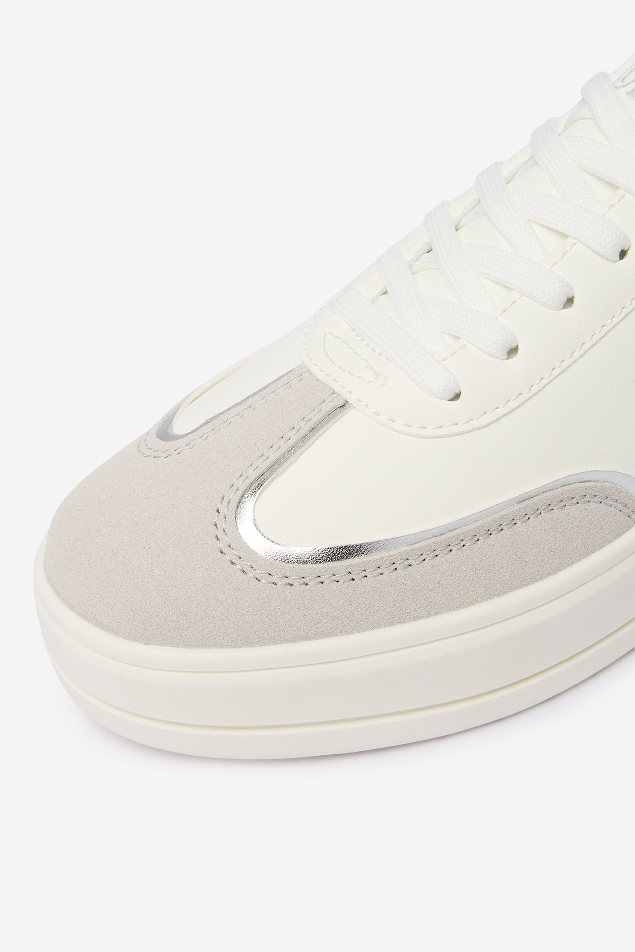 Sneakersy Bílá