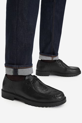 Nizki čevlji GUESS JEANS EO-FOX-03 MI08 Črna