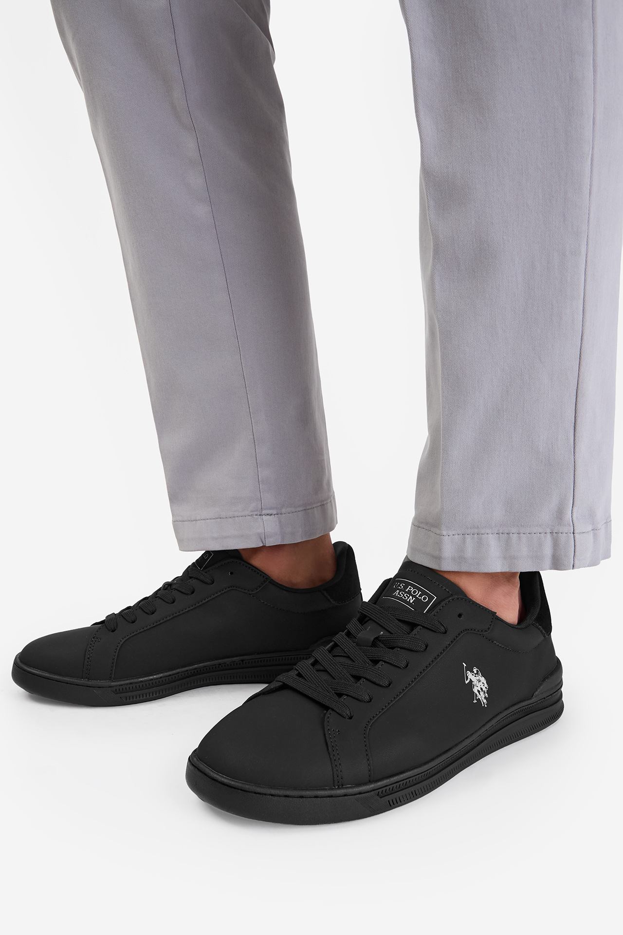 Sneakersy Černá