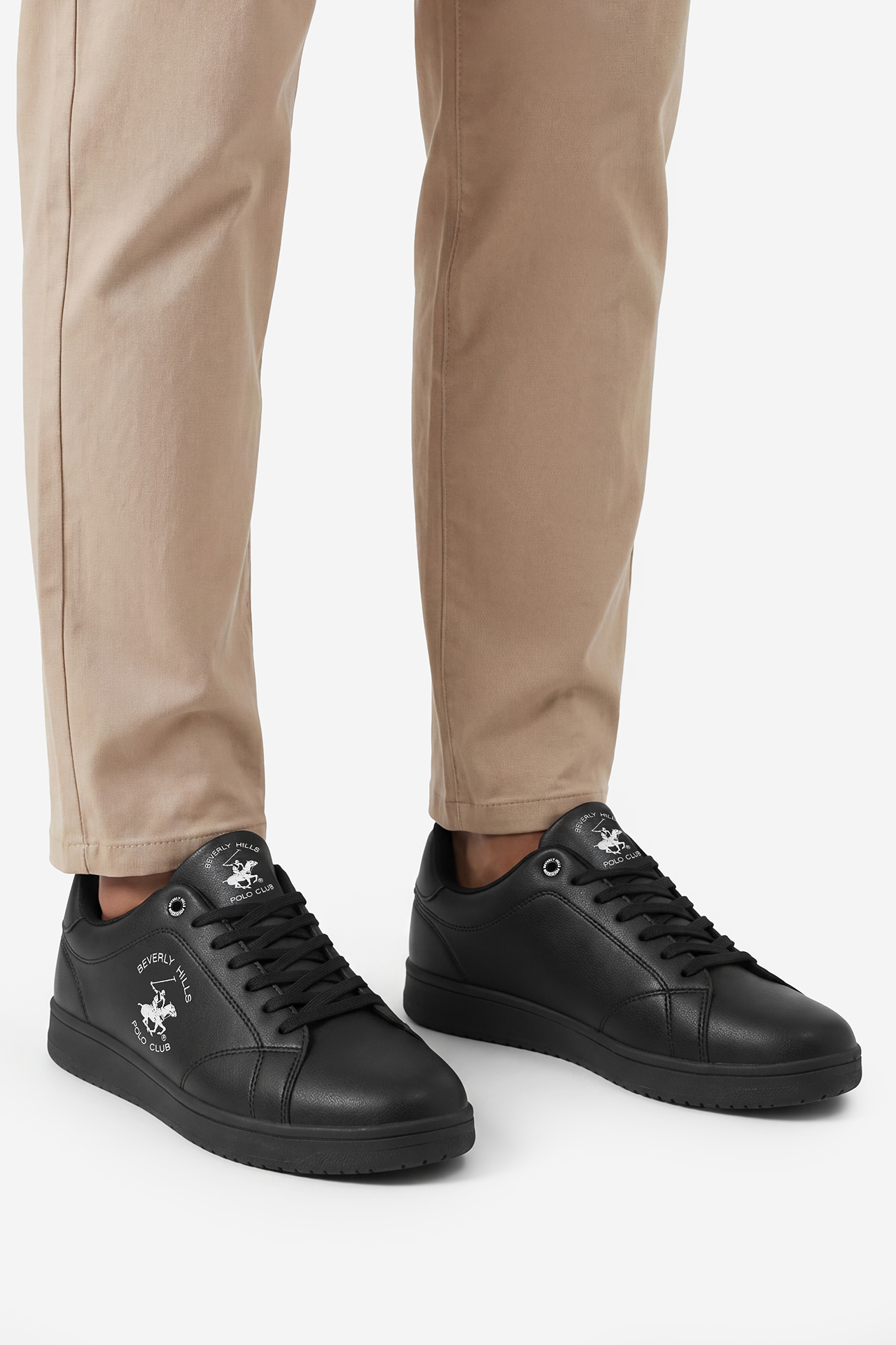 Sneakersy Černá