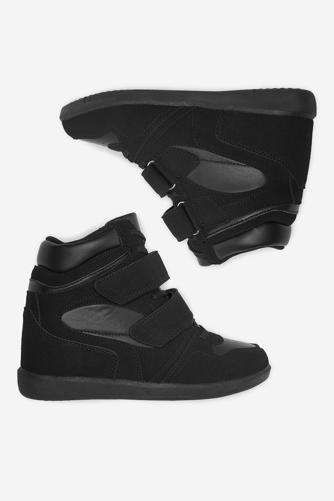 Superge Črna