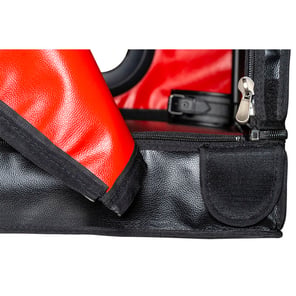 Kink Club La Niche Cabin Black & Red
