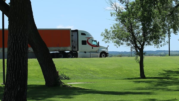 Porovnání FTL a LTL přepravy