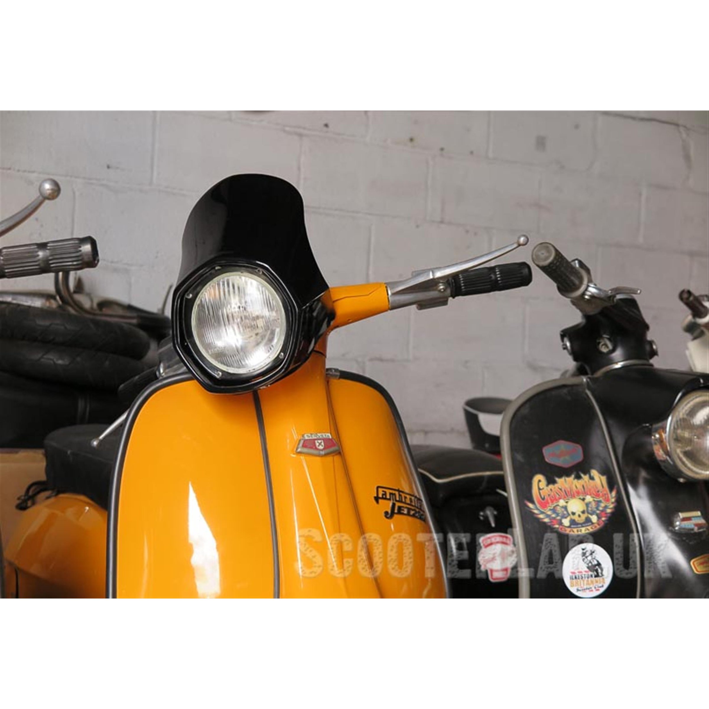 Image of Flyscreen SLUK Coast to Coast für Lambretta LIS 125-150/SX 150 -200/TV 175-200 3° für Lambretta LIS 125-150/SX 150 -200/TV 175-200 3°