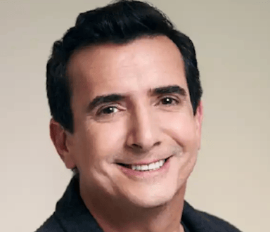 Antonio Sanint, stand-up comedian