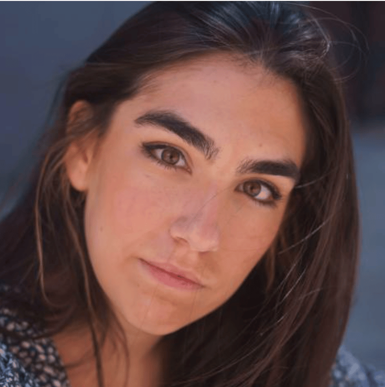 Paula Leon, stand-up comedian