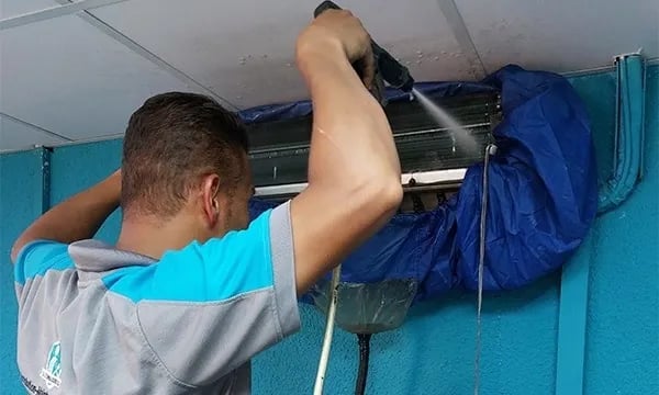 AC Repair in Town Square