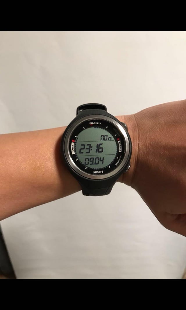 Mares Smart dive computer watch on a wrist