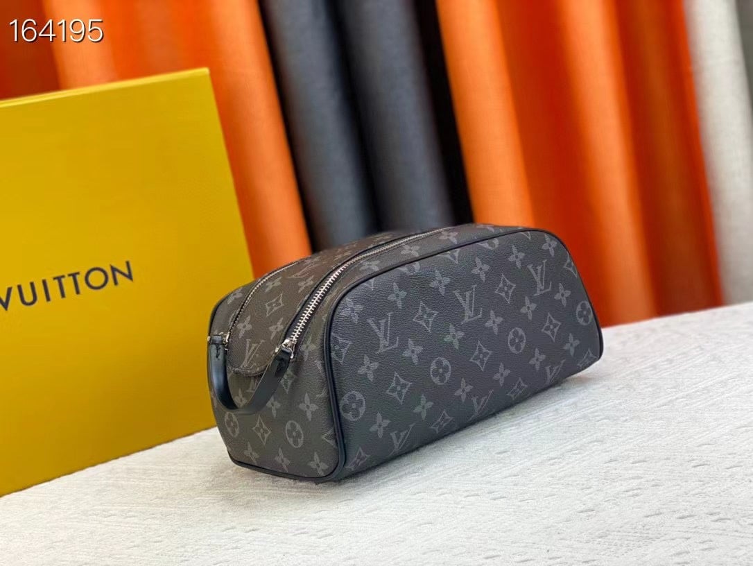 Louis Vuitton Dopp Kit