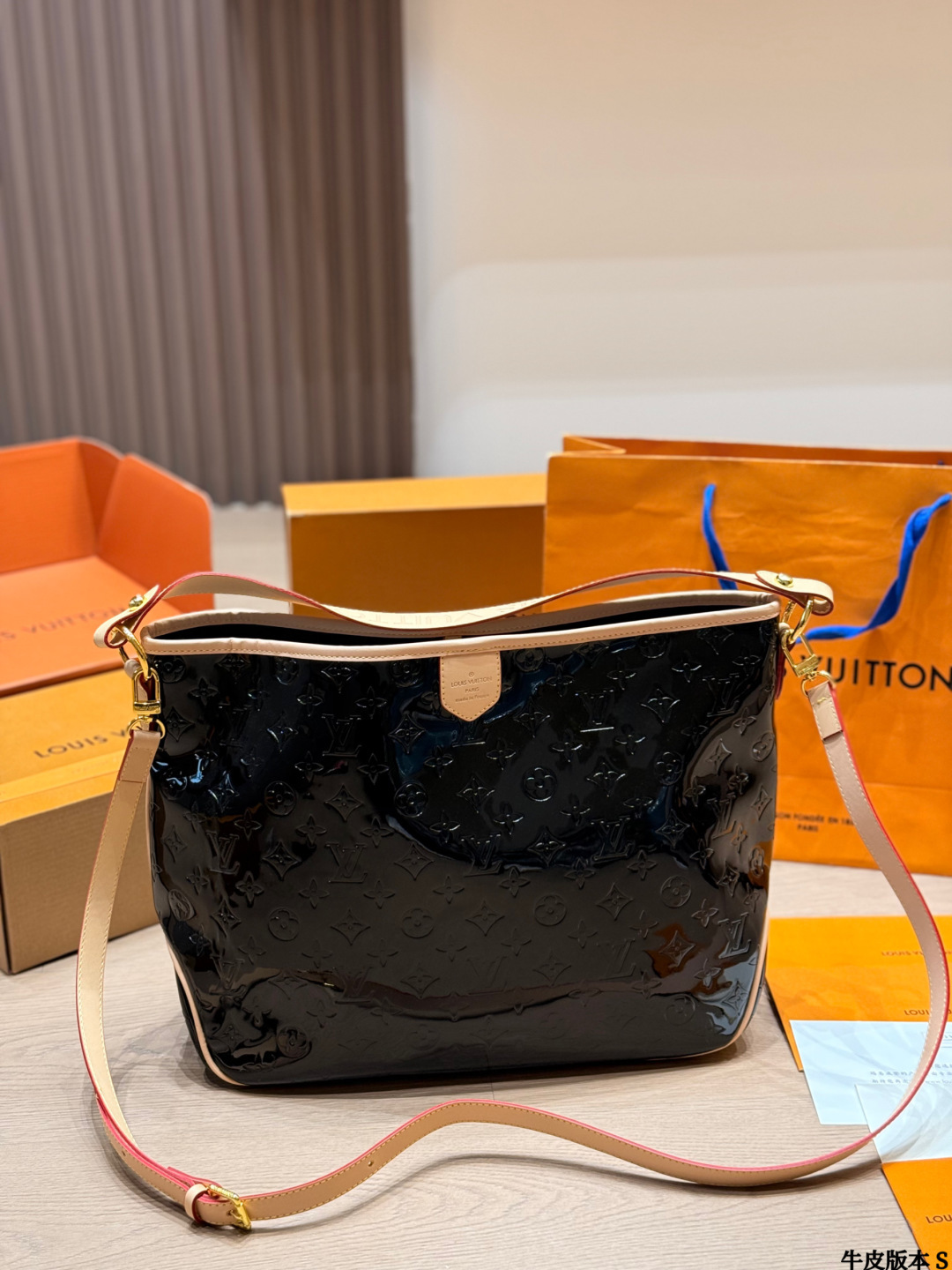 Louis Vuitton CarryAll MM