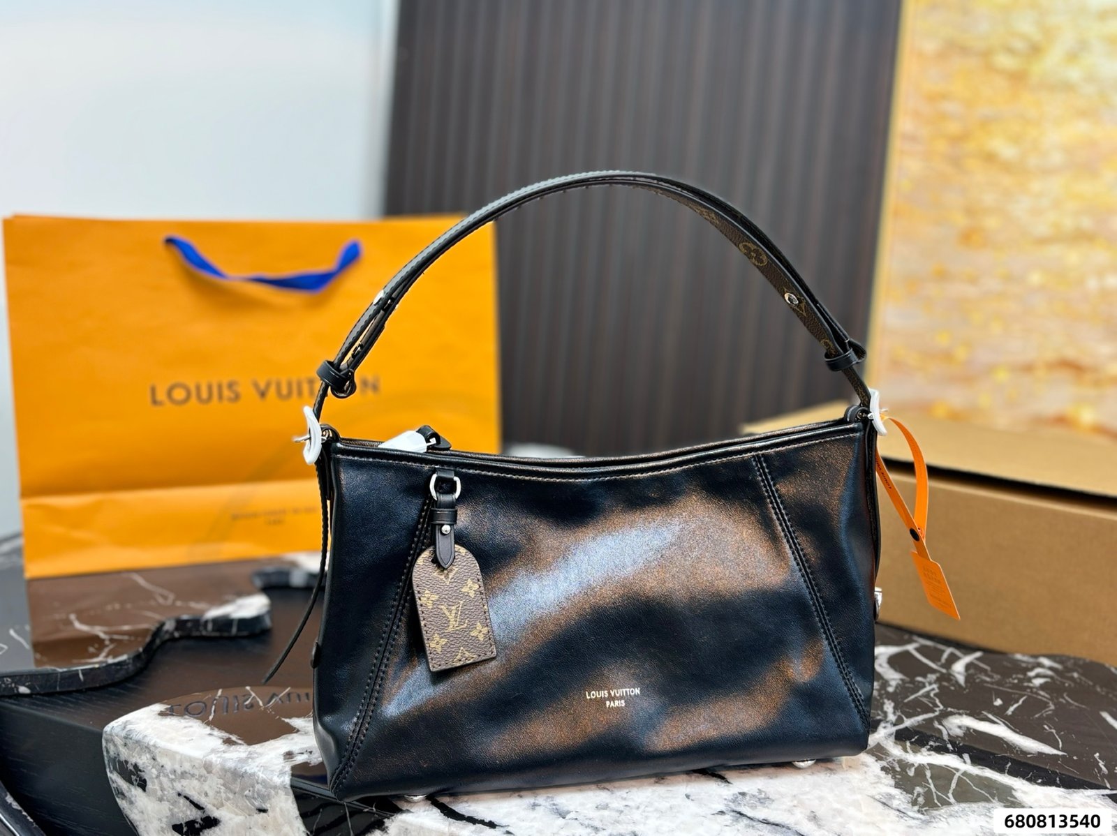 Louis Vuitton CarryAll East West