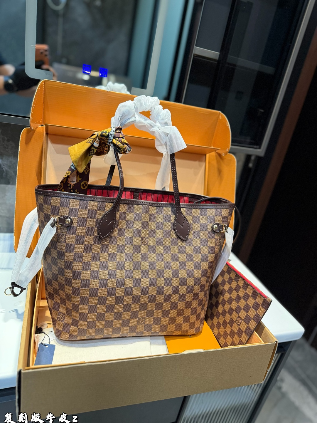 Louis Vuitton Neverfull Classic