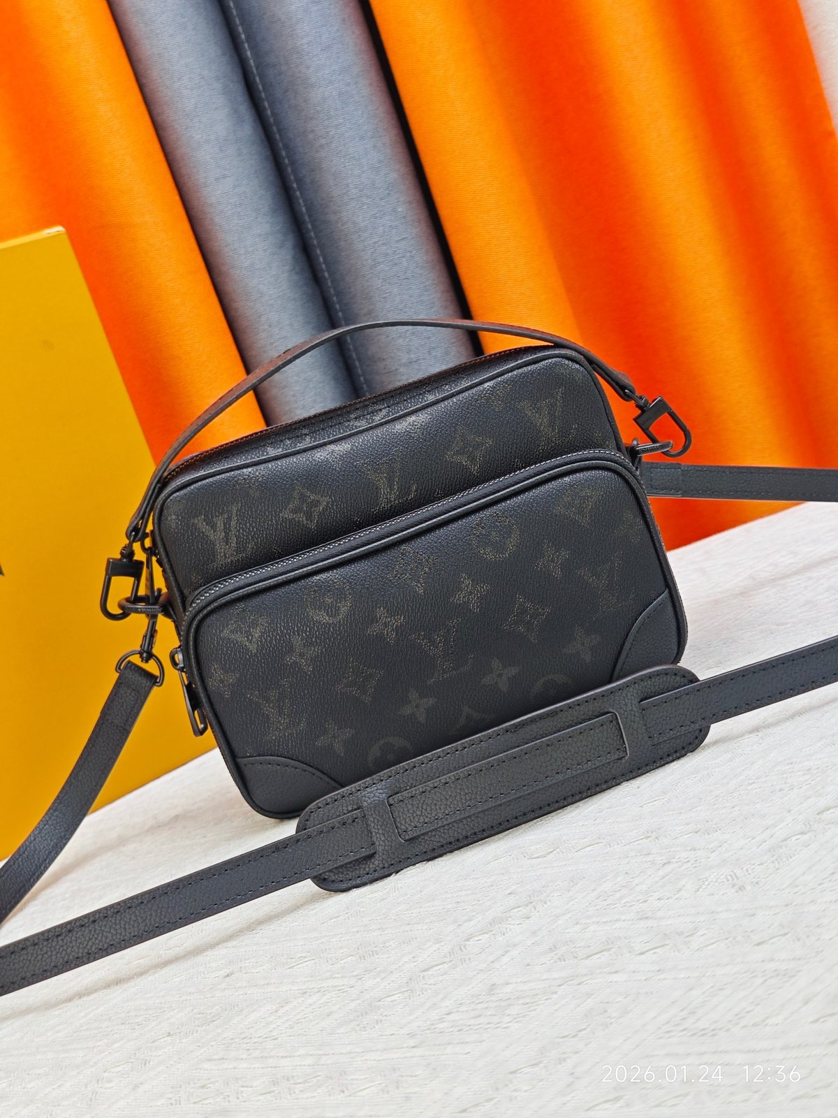 Louis Vuitton Nil