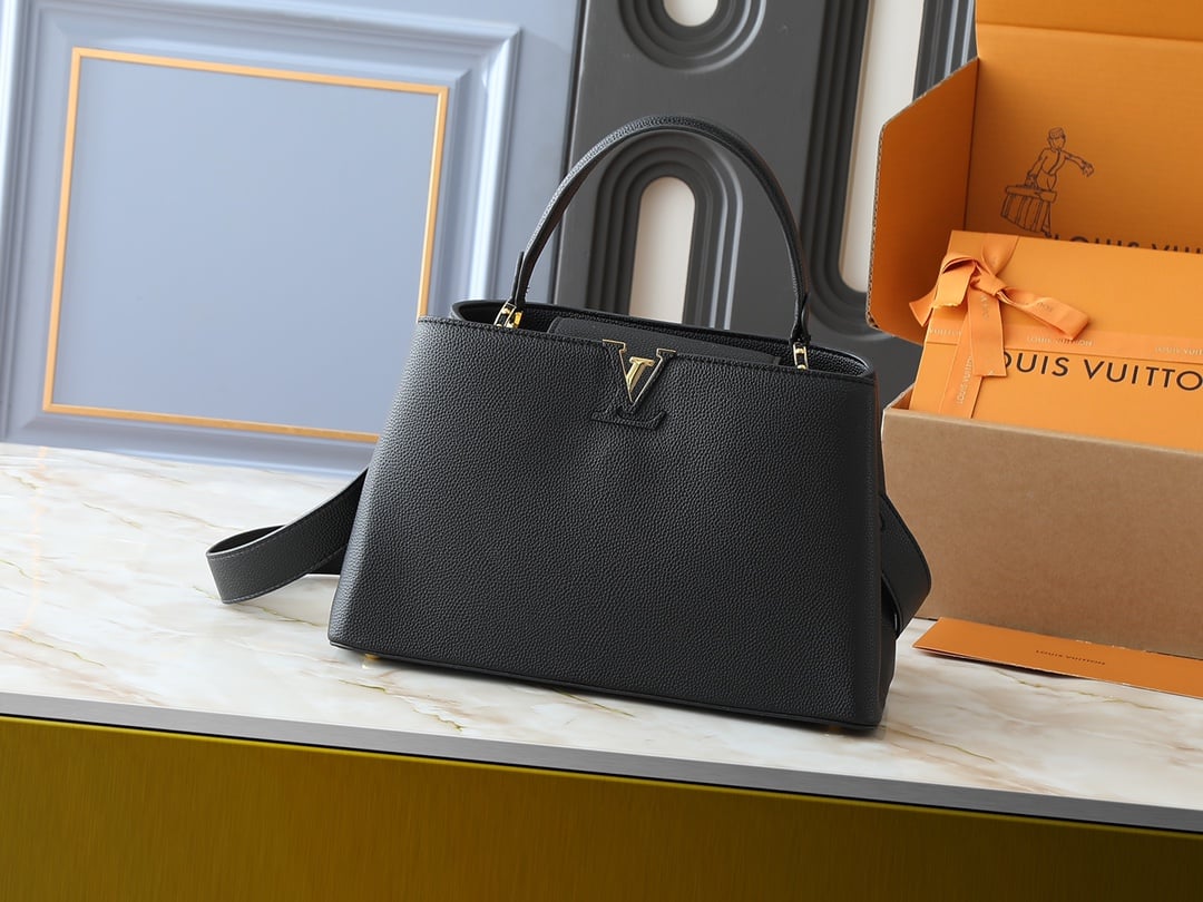 Louis Vuitton Capucines Souple